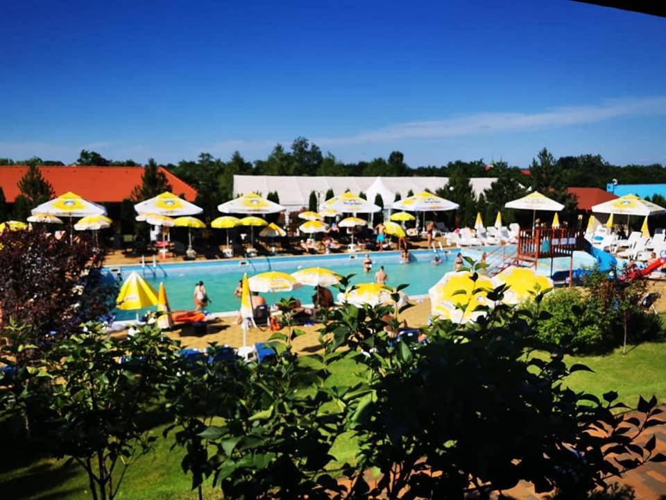 Aqua Party Hotel Victoria  Zewnętrze zdjęcie